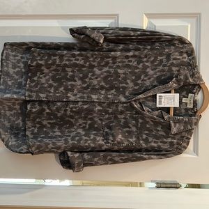 New with tags button down